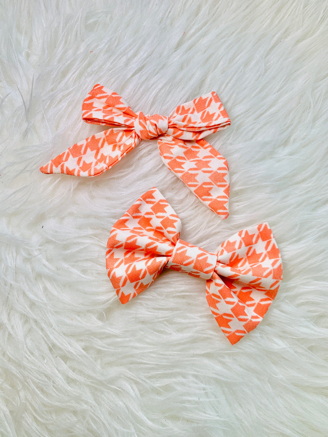 heart houndstooth bow