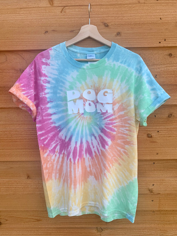 Dog Mom Wavy T-Shirt