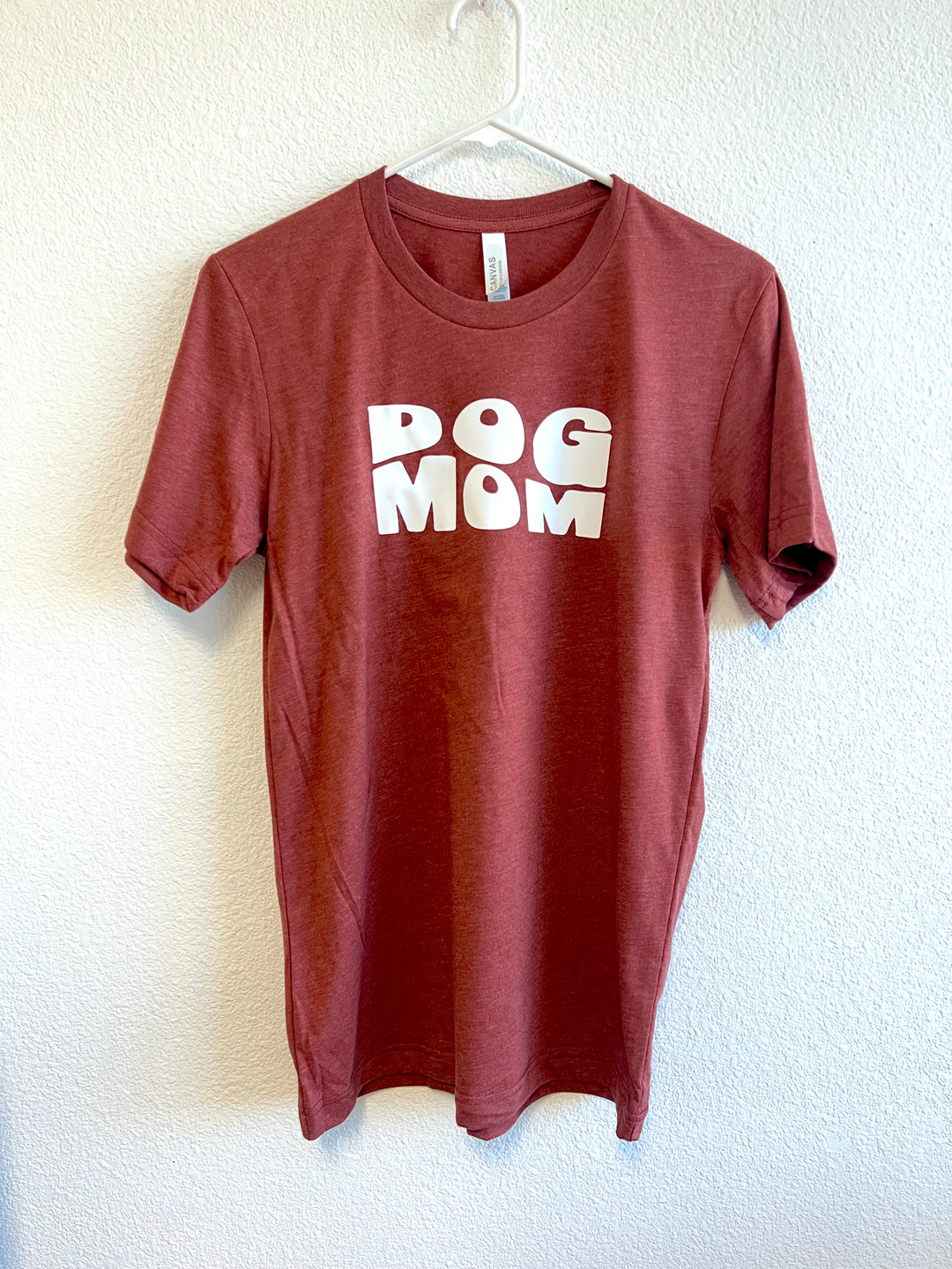 Dog Mom Wavy T-Shirt