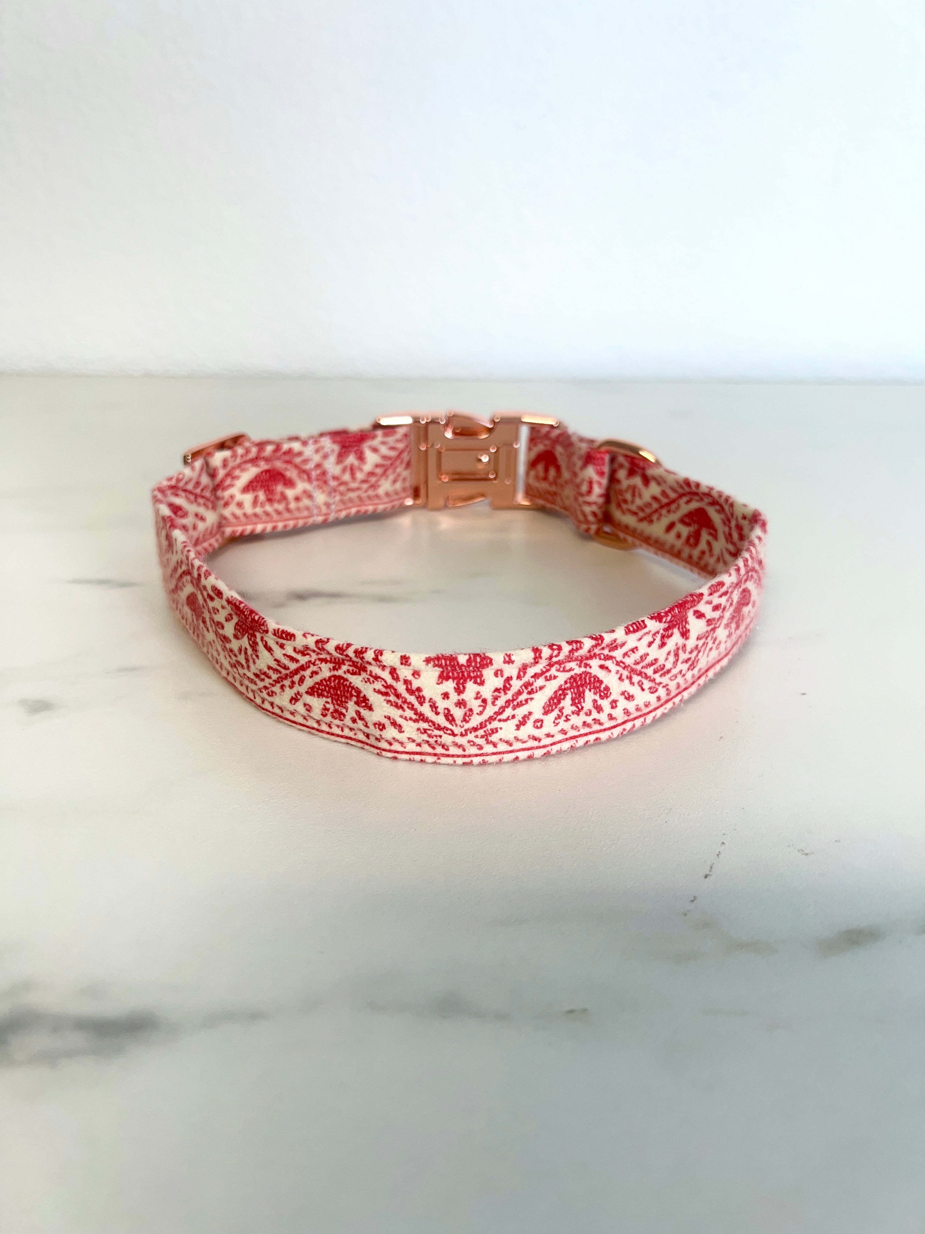 Poinsettia Collar
