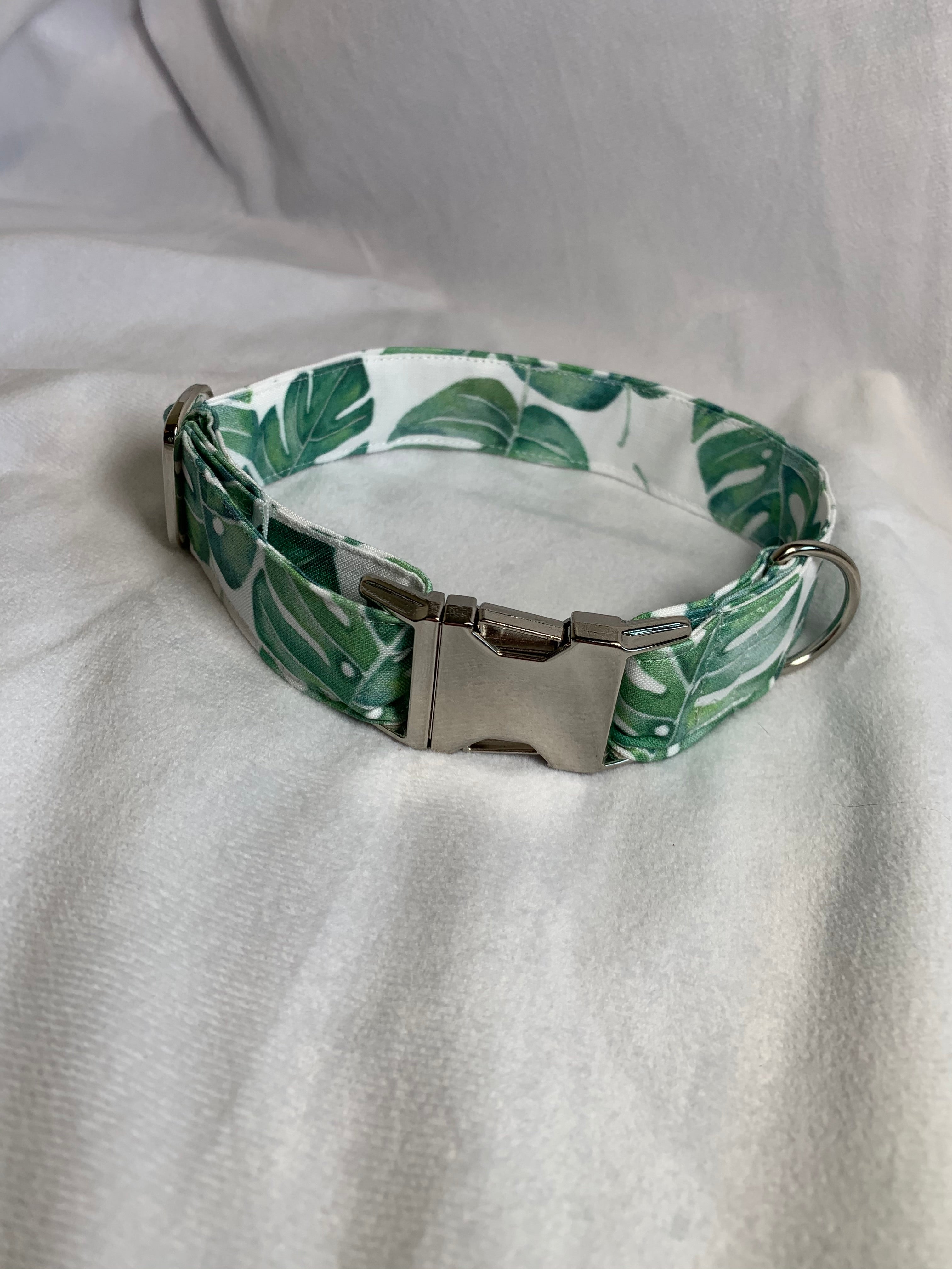 Unbe-Leaf-Able Collar